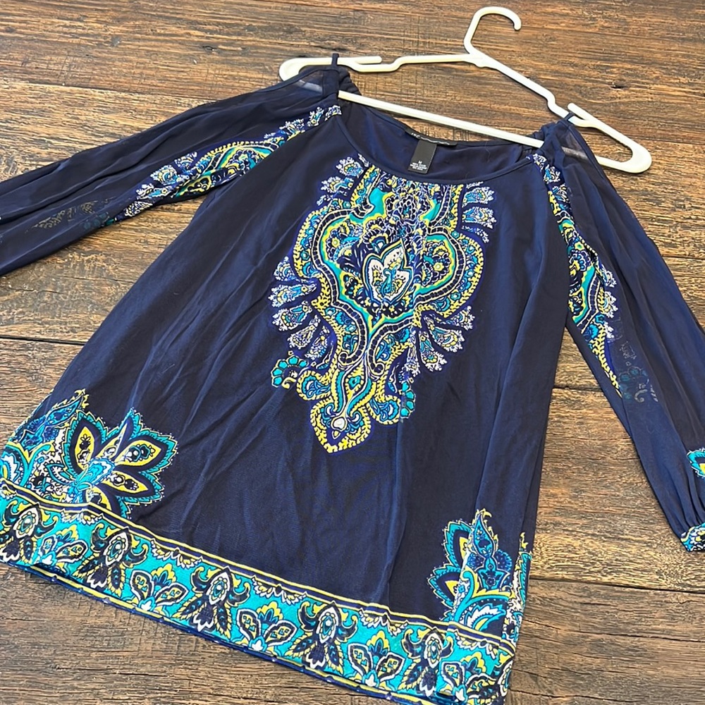 International Concepts Top Size Medium